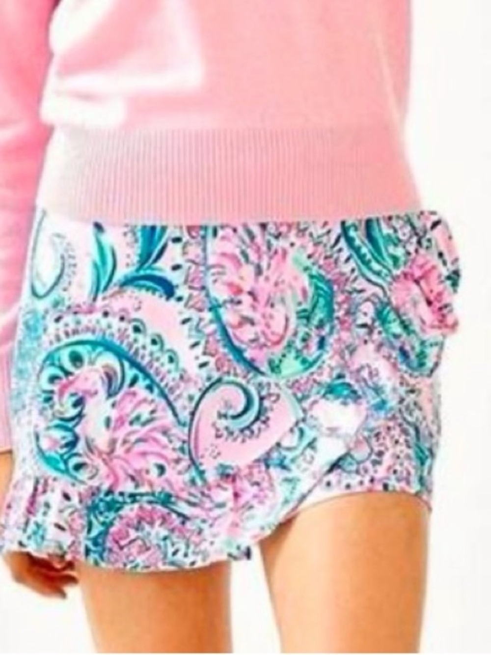 NWOT a Lilly Pulitzer Faye Mini Skort in a vibrant pink, teal, and navy paisley